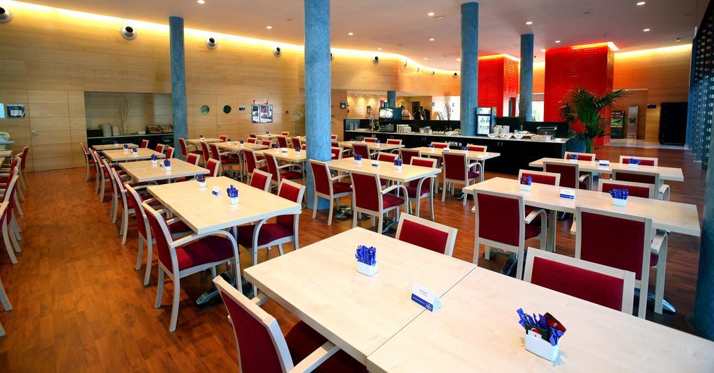 Holiday Inn Express Molins De Rei By Ihg Экстерьер фото