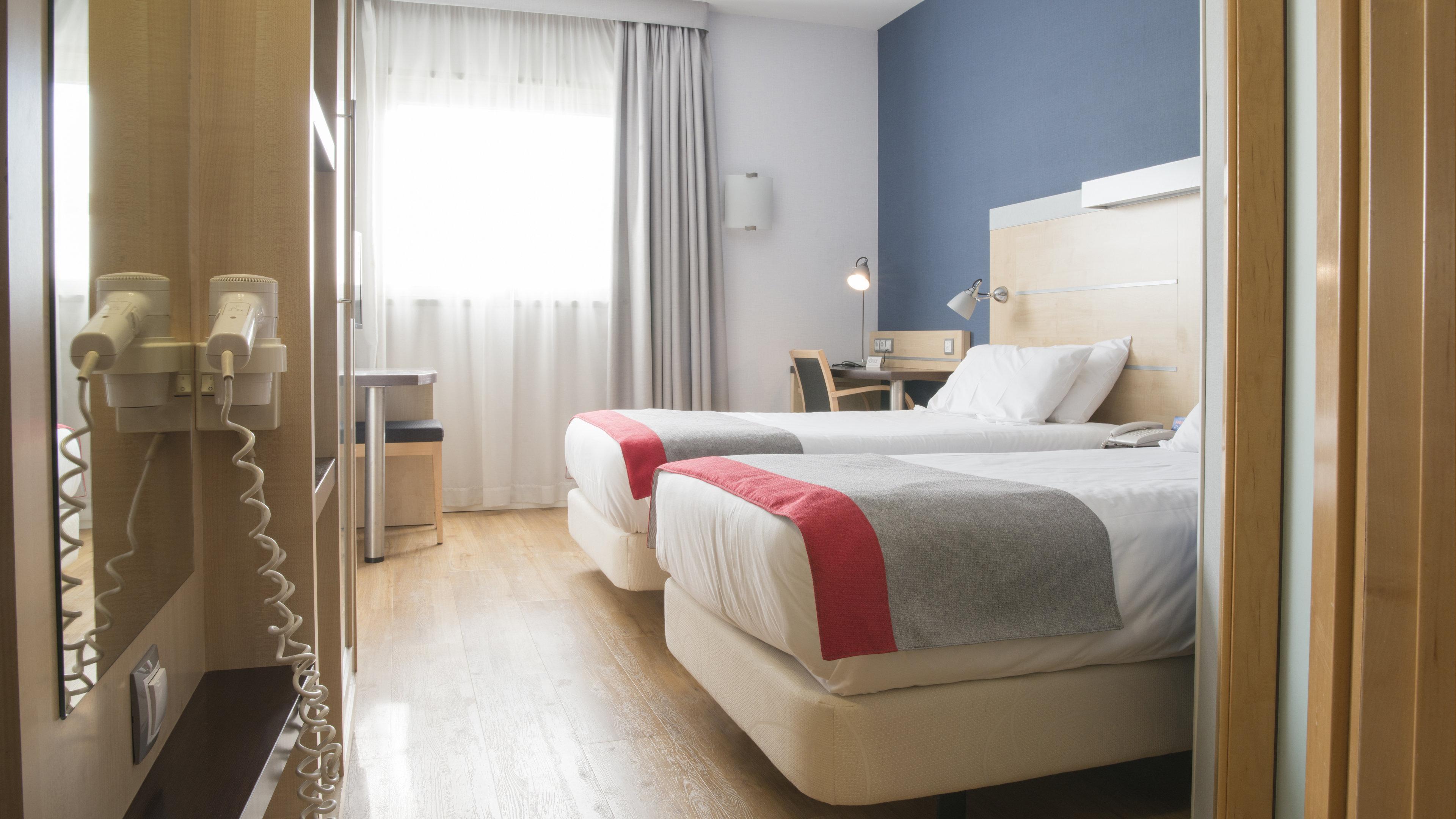 Holiday Inn Express Molins De Rei By Ihg Экстерьер фото