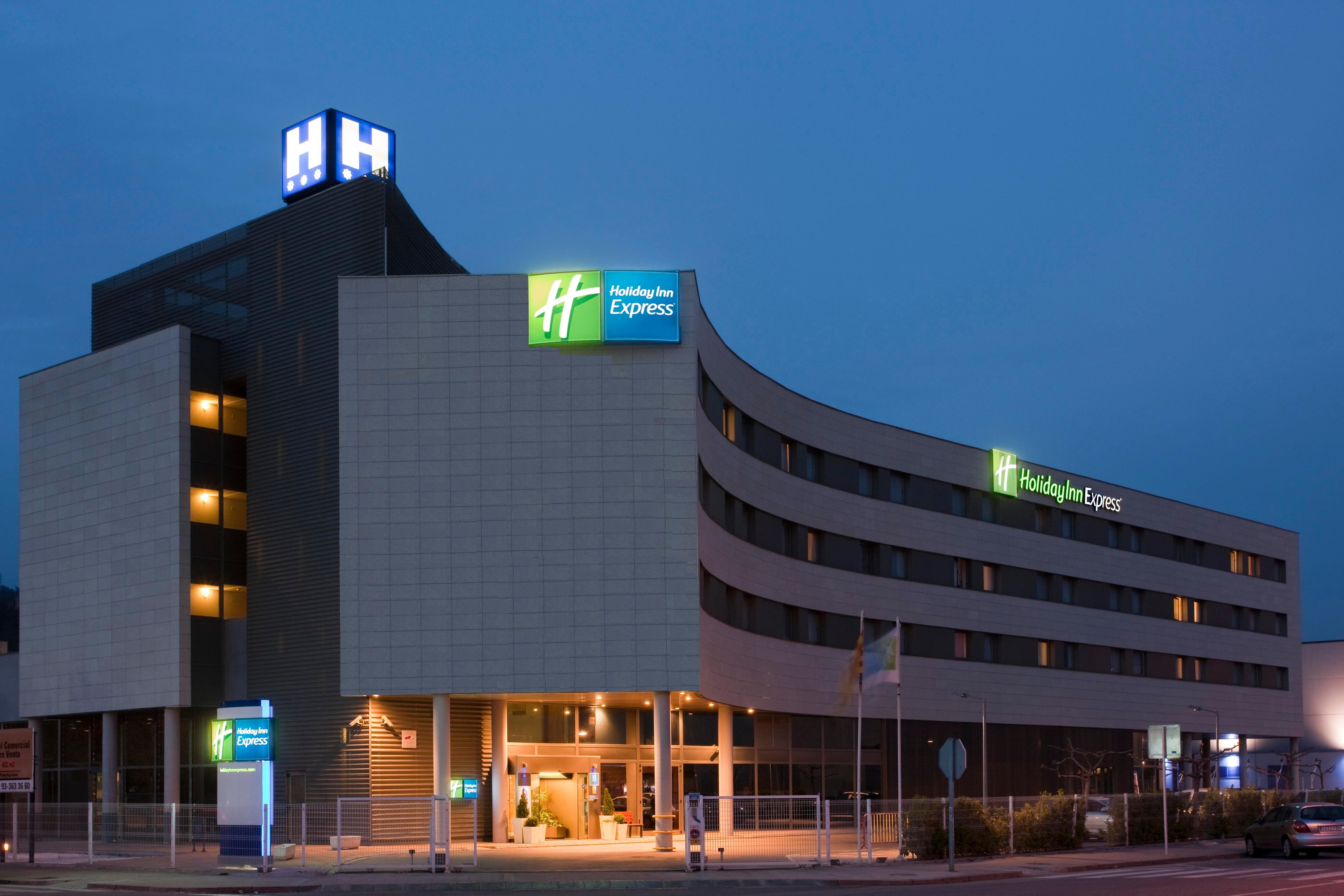 Holiday Inn Express Molins De Rei By Ihg Экстерьер фото