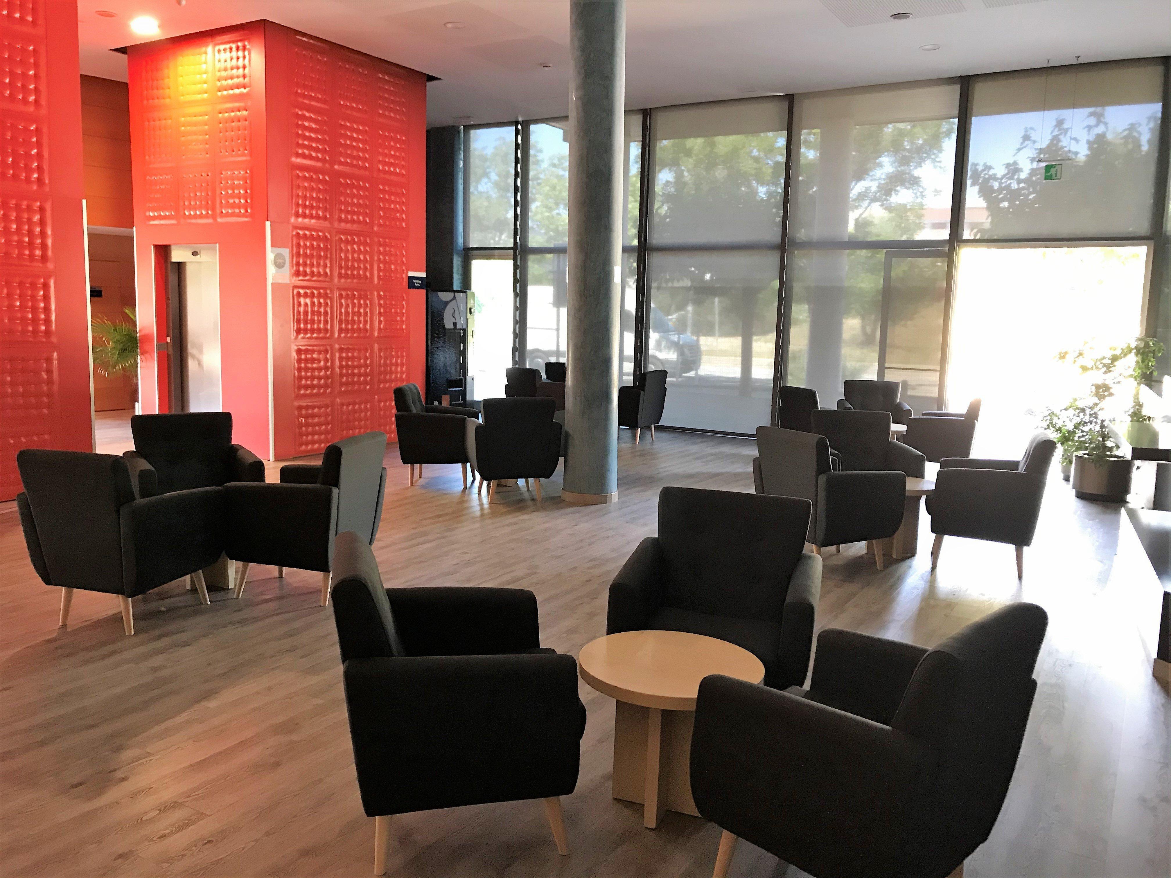 Holiday Inn Express Molins De Rei By Ihg Экстерьер фото