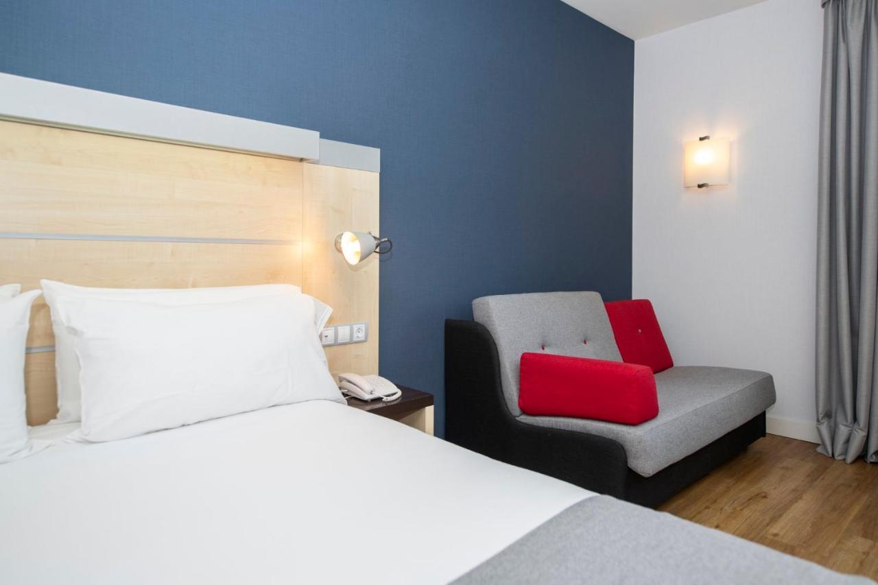 Holiday Inn Express Molins De Rei By Ihg Экстерьер фото