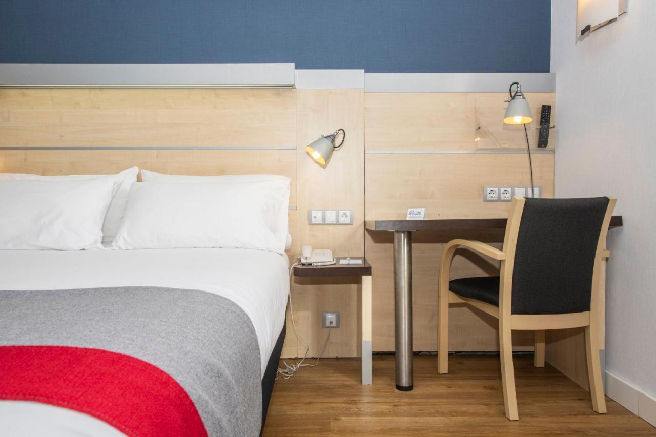 Holiday Inn Express Molins De Rei By Ihg Экстерьер фото
