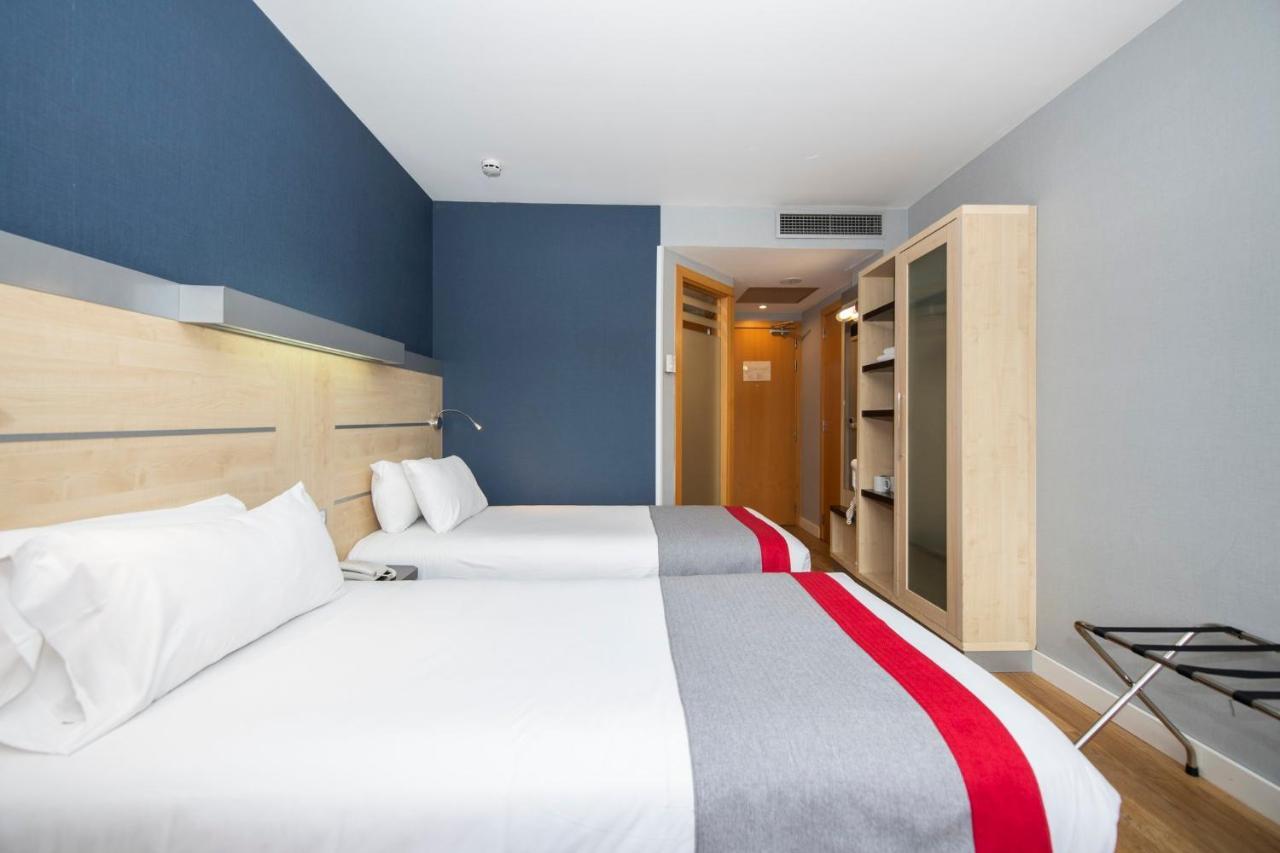 Holiday Inn Express Molins De Rei By Ihg Экстерьер фото