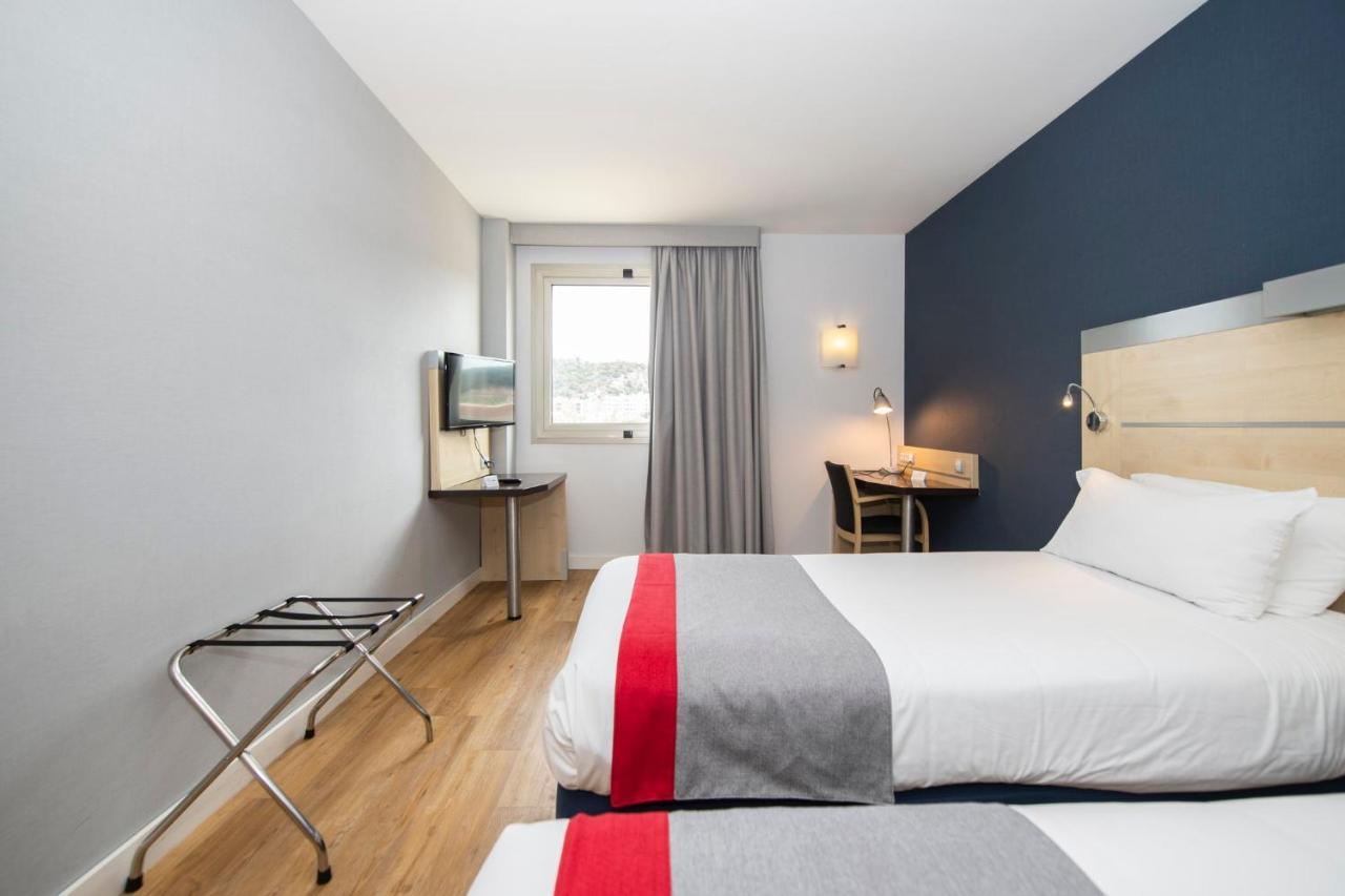Holiday Inn Express Molins De Rei By Ihg Экстерьер фото