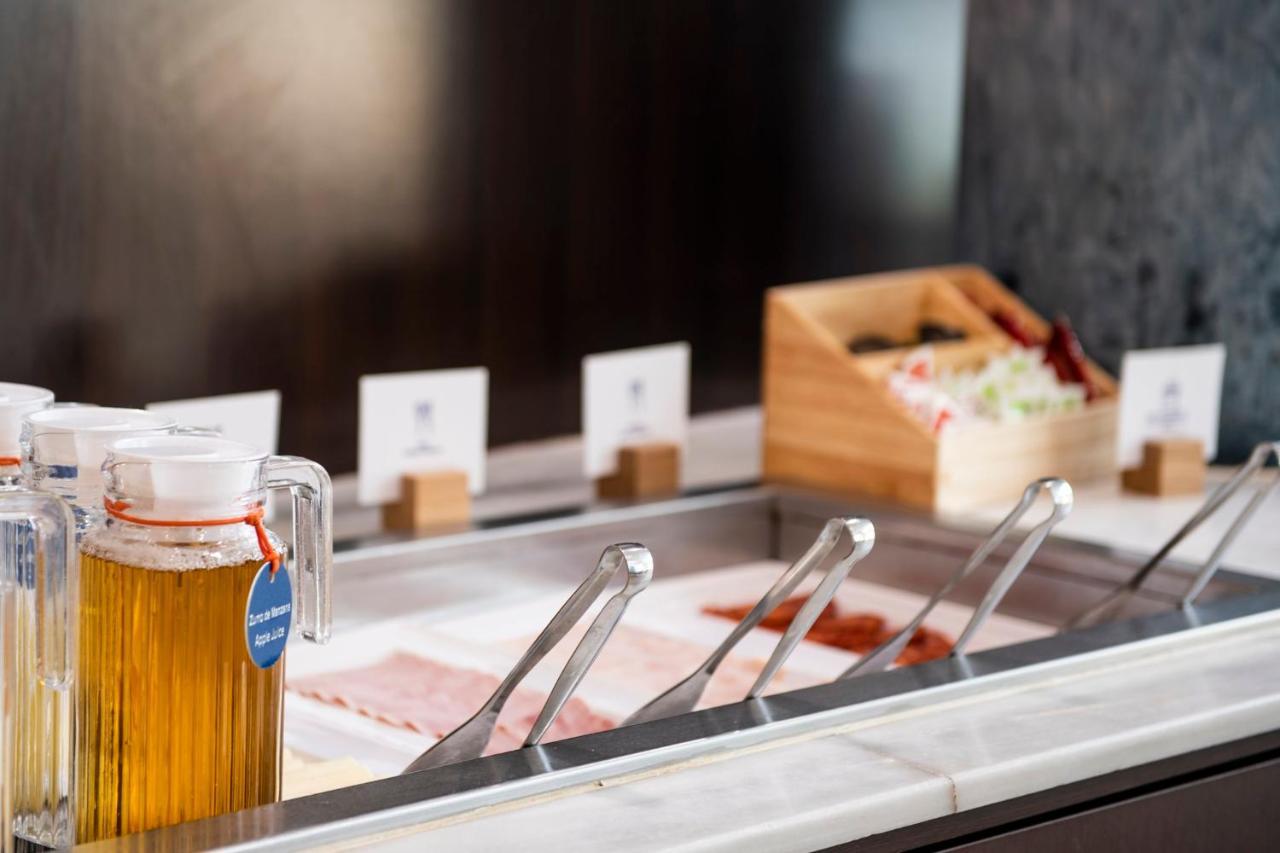 Holiday Inn Express Molins De Rei By Ihg Экстерьер фото