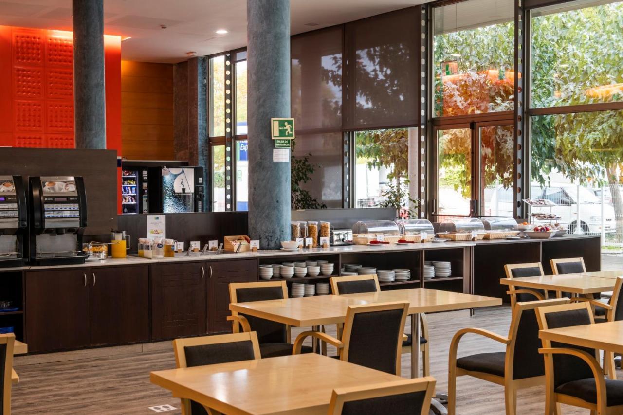 Holiday Inn Express Molins De Rei By Ihg Экстерьер фото
